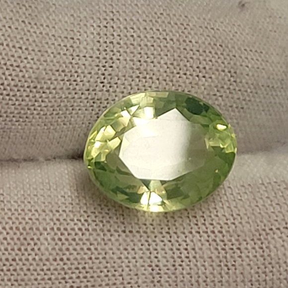 Natural Prehnite Oval Cut Loose Gemstone 15.70ct 15x12mmx9mm - Picture 11 of 11